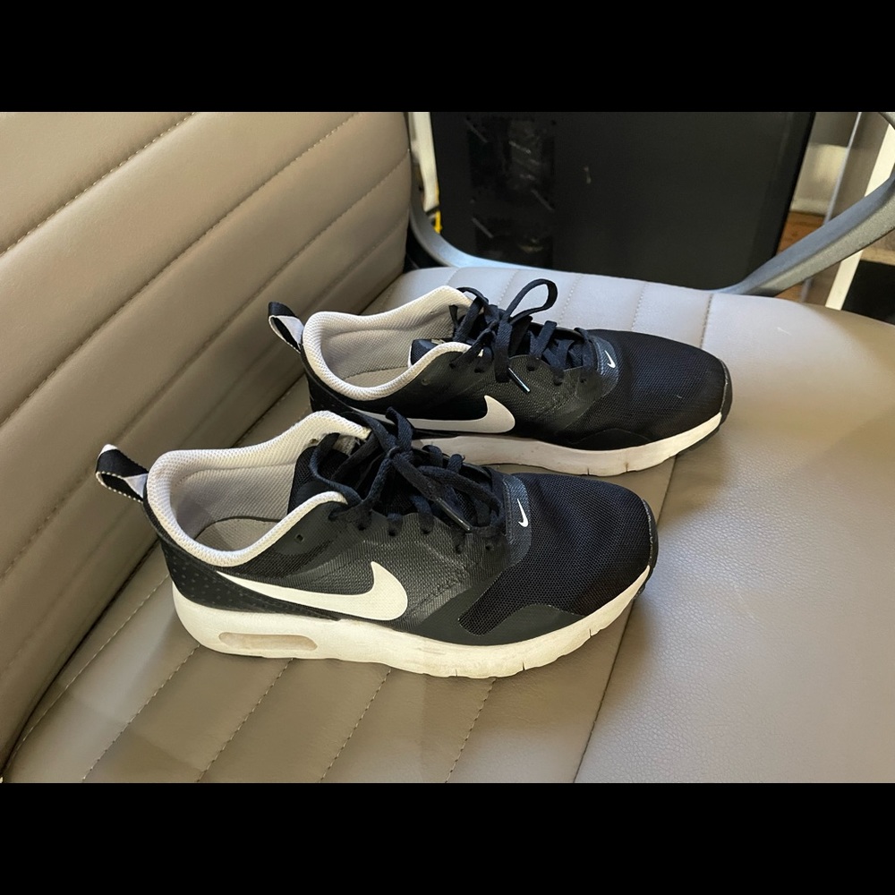 Black Nike Sneakers